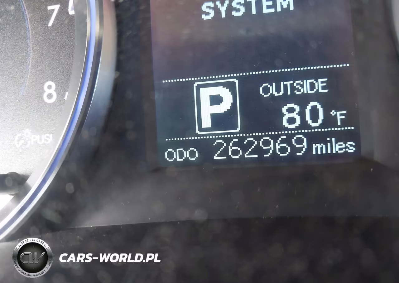 2015 Toyota Highlander Le V6 VIN:5TDBKRFH4FS075181 - 16