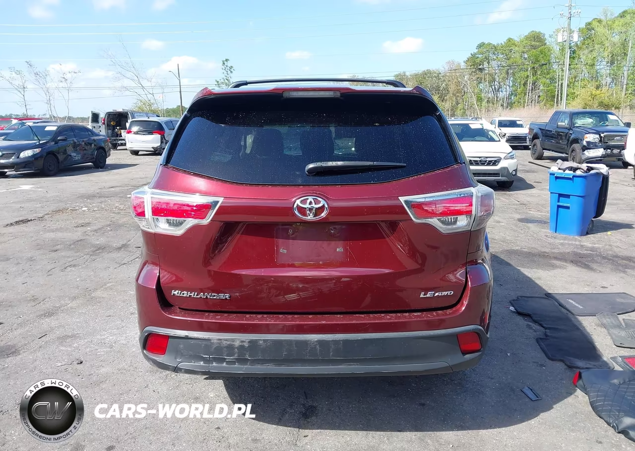 2015 Toyota Highlander Le V6 VIN:5TDBKRFH4FS075181 - 17