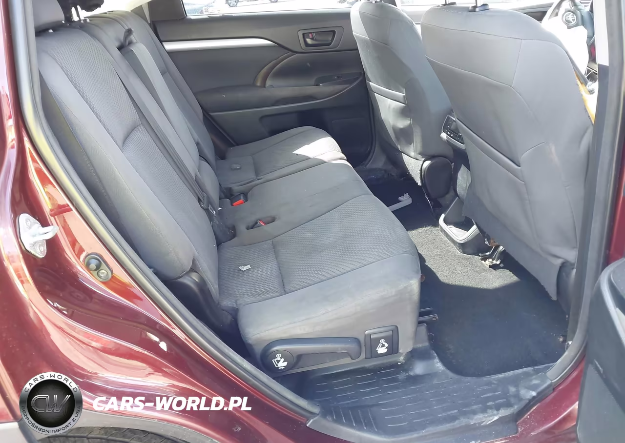2015 Toyota Highlander Le V6 VIN:5TDBKRFH4FS075181 - 8