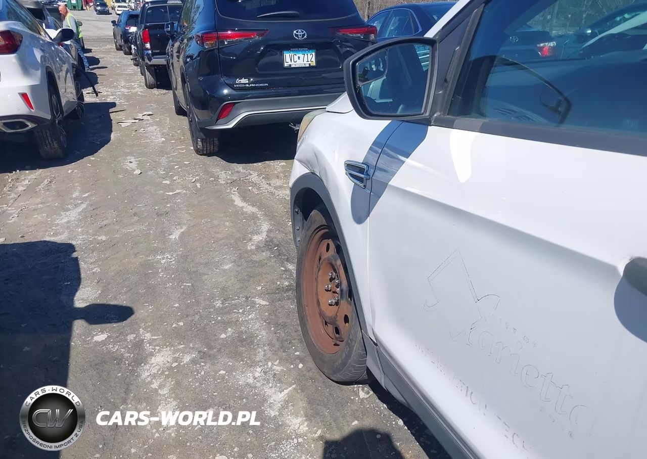 2013 Ford Escape S VIN:1FMCU0F71DUB09521 - 6