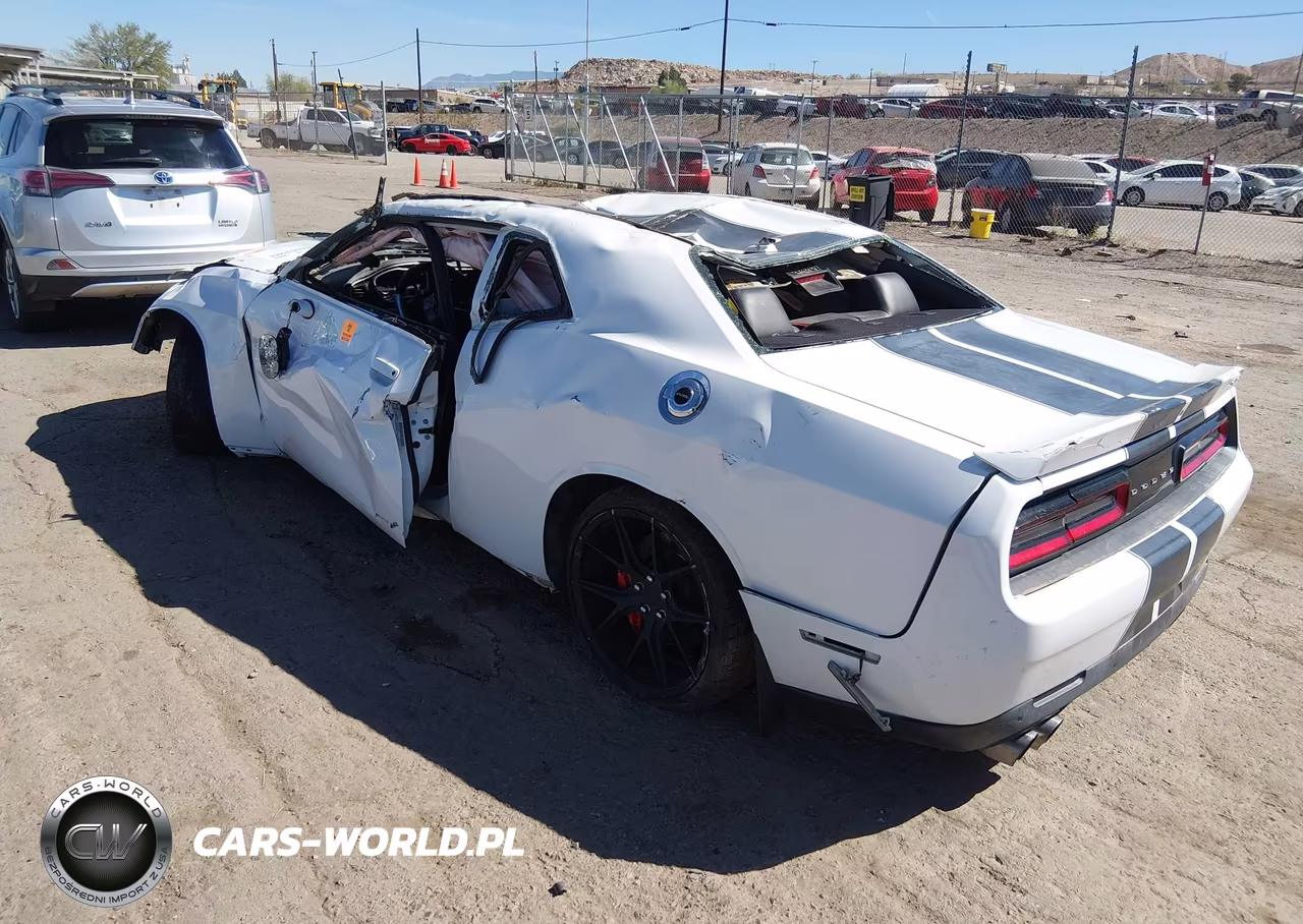 2015 Dodge Challenger Srt 392 VIN:2C3CDZDJXFH720228 - 3