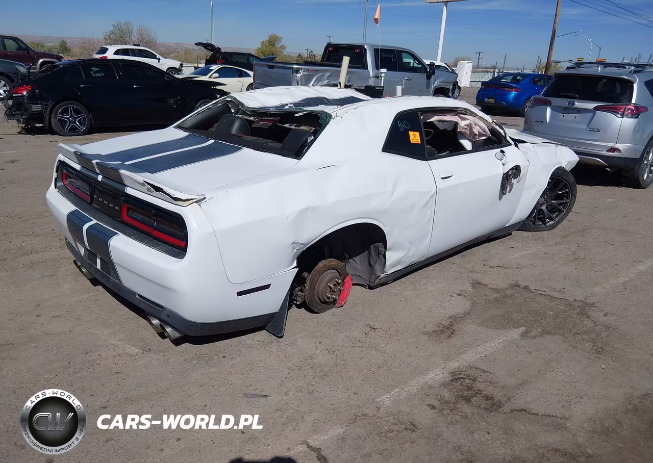 2015 Dodge Challenger Srt 392 VIN:2C3CDZDJXFH720228 - 4