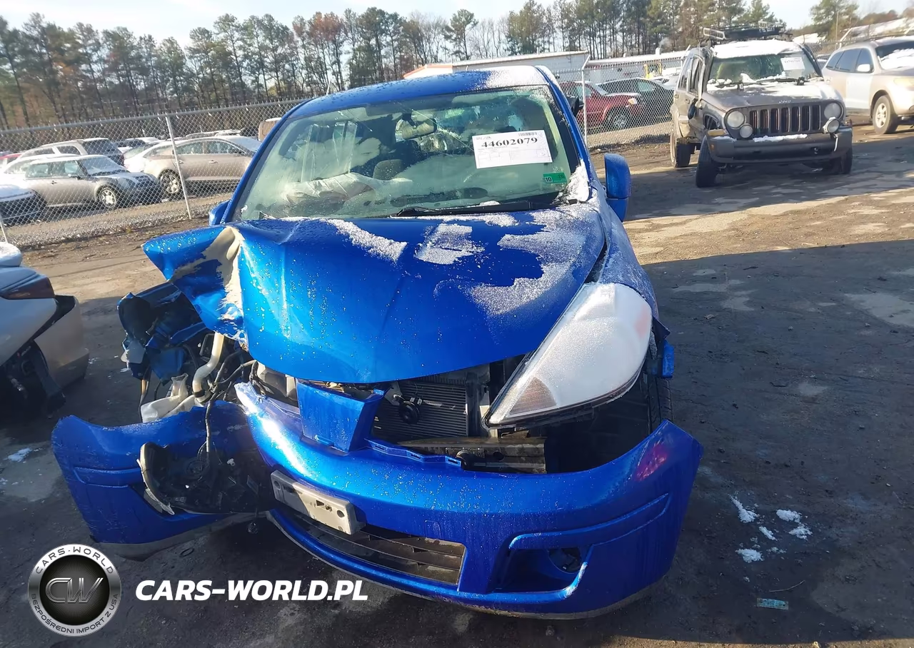 2010 Nissan Versa 1.8S VIN:3N1BC1CP3AL366671 - 11