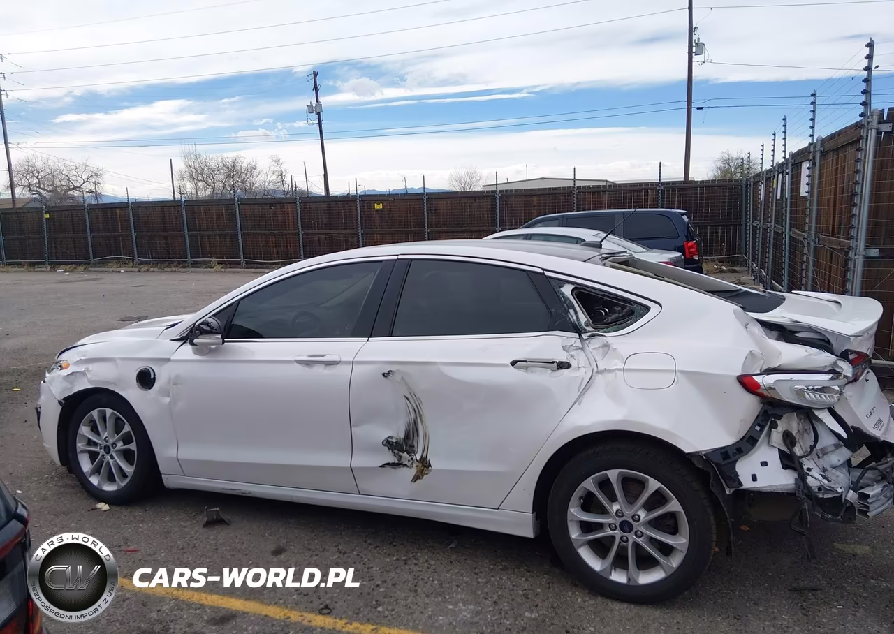 2020 Ford Fusion Plug-In Hybrid Titanium VIN:3FA6P0SU2LR218084 - 15