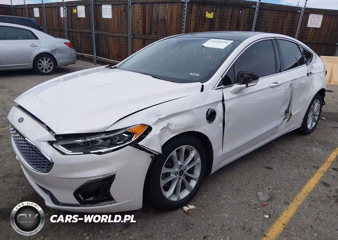 2020 Ford Fusion Plug-In Hybrid Titanium VIN:3FA6P0SU2LR218084 - 2