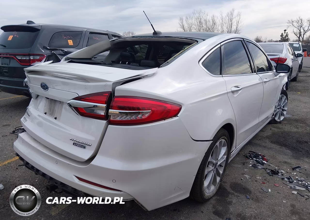 2020 Ford Fusion Plug-In Hybrid Titanium VIN:3FA6P0SU2LR218084 - 4