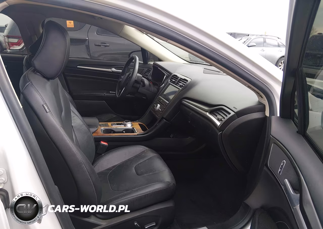 2020 Ford Fusion Plug-In Hybrid Titanium VIN:3FA6P0SU2LR218084 - 5