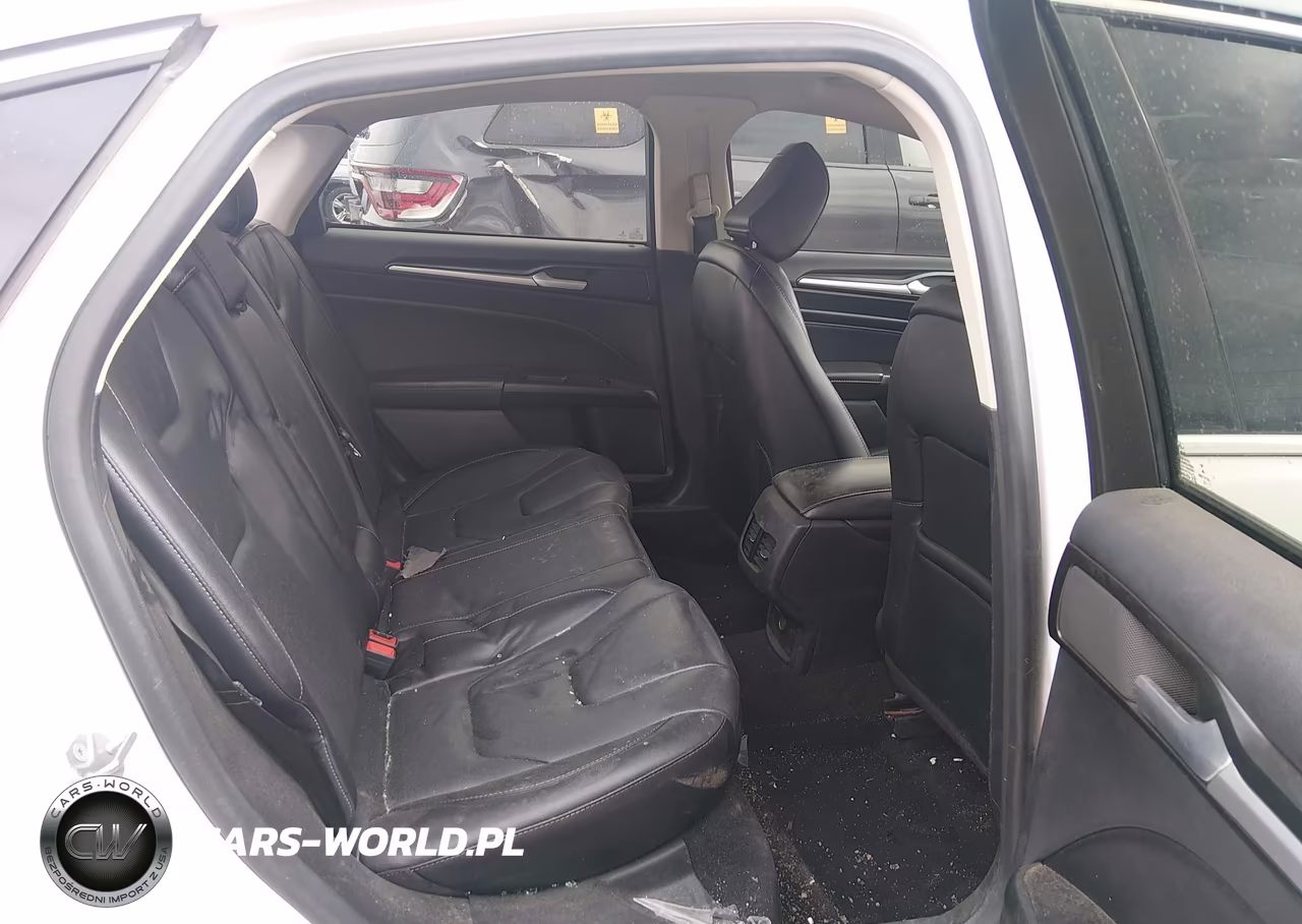 2020 Ford Fusion Plug-In Hybrid Titanium VIN:3FA6P0SU2LR218084 - 8