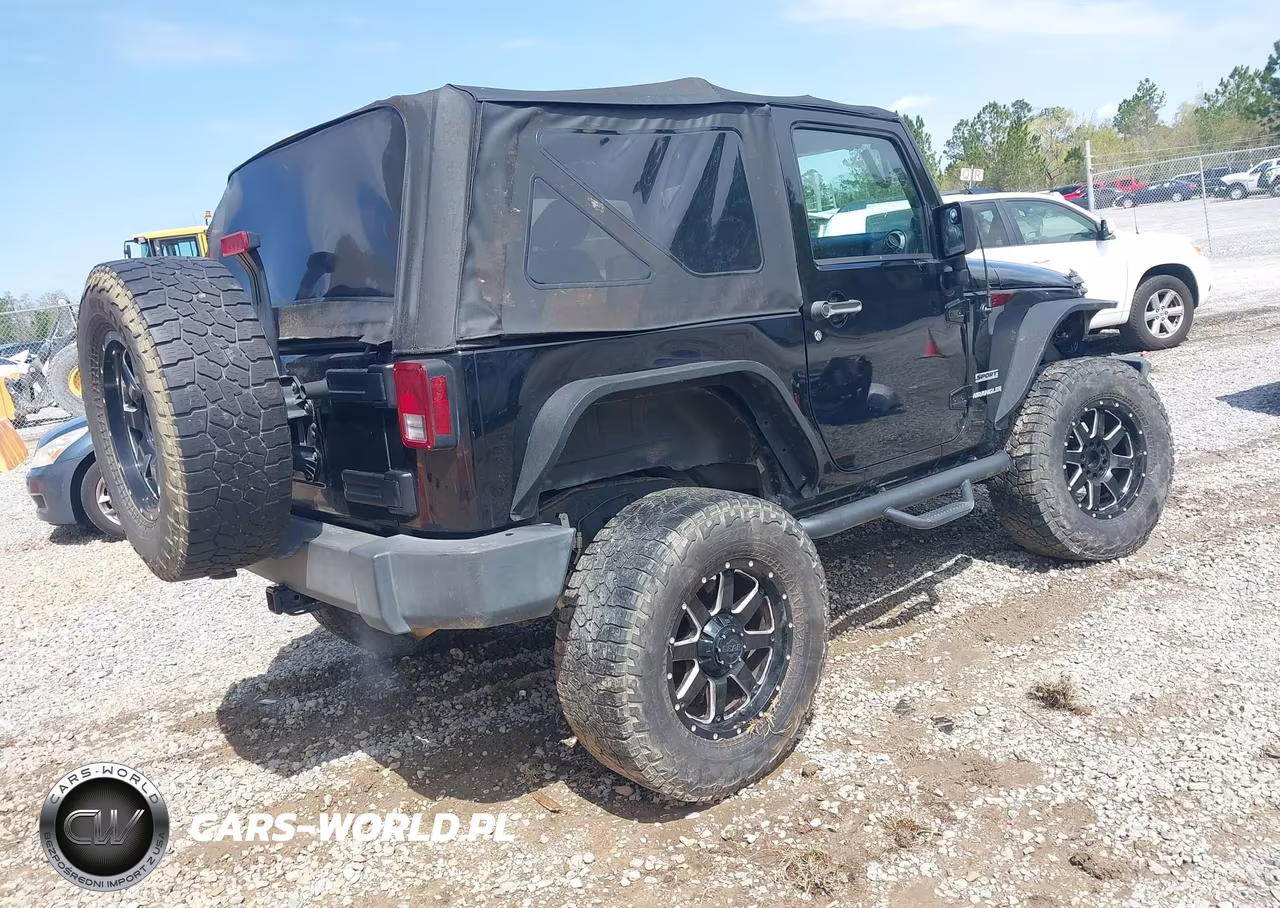 2013 Jeep Wrangler Sport VIN:1C4AJWAG2DL693156 - 4