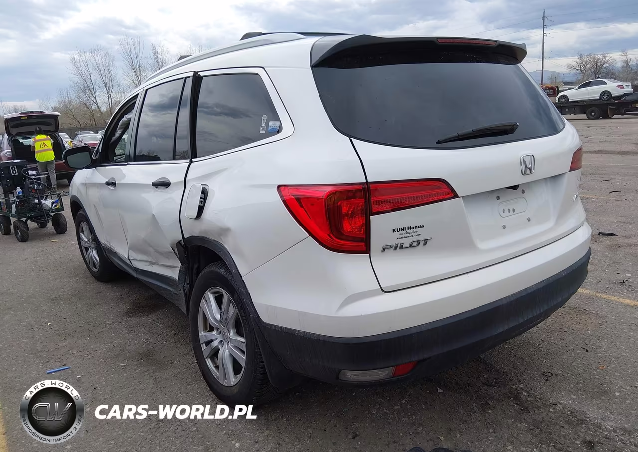 2018 Honda Pilot Lx VIN:5FNYF6H1XJB022270 - 3