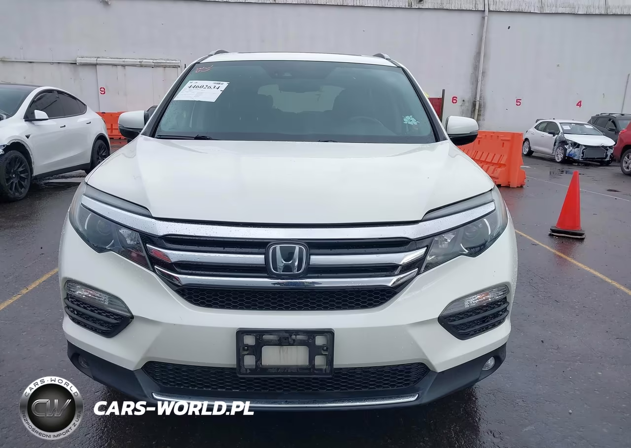 2018 Honda Pilot Elite VIN:5FNYF6H07JB001609 - 12