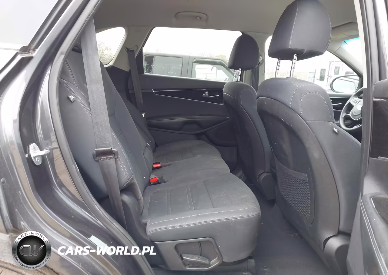 2019 Kia Sorento 3.3L Lx VIN:5XYPG4A58KG481463 - 8