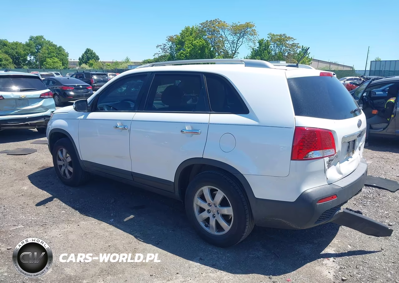 2012 Kia Sorento Lx VIN:5XYKT3A6XCG213055 - 3
