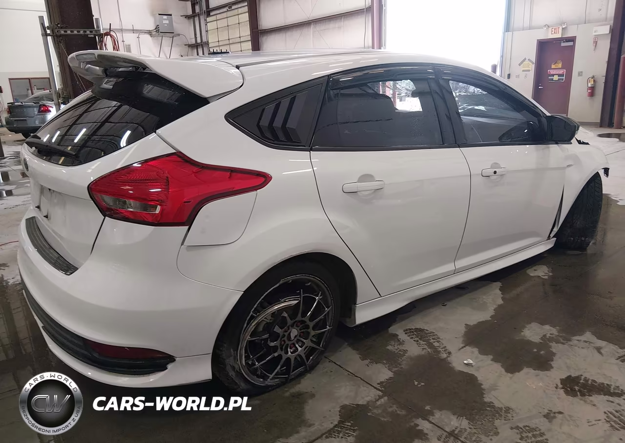 2018 Ford Focus St VIN:1FADP3L90JL322328 - 4