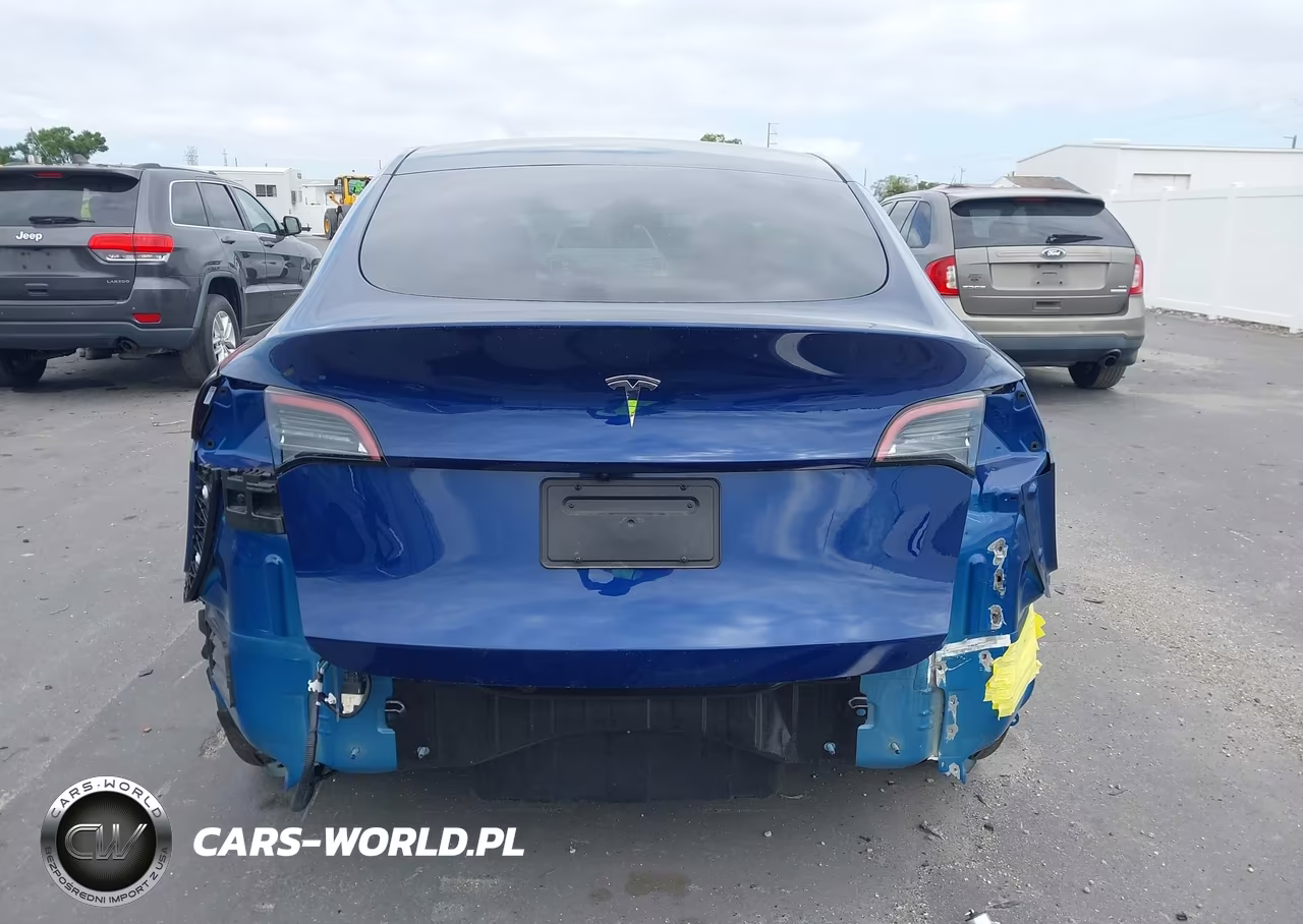 2025 Tesla Model Y Long Range Dual Motor Rear-Wheel Drive VIN:7SAYGDED8SA361871 - 16