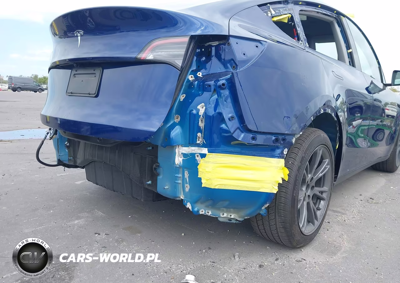 2025 Tesla Model Y Long Range Dual Motor Rear-Wheel Drive VIN:7SAYGDED8SA361871 - 6
