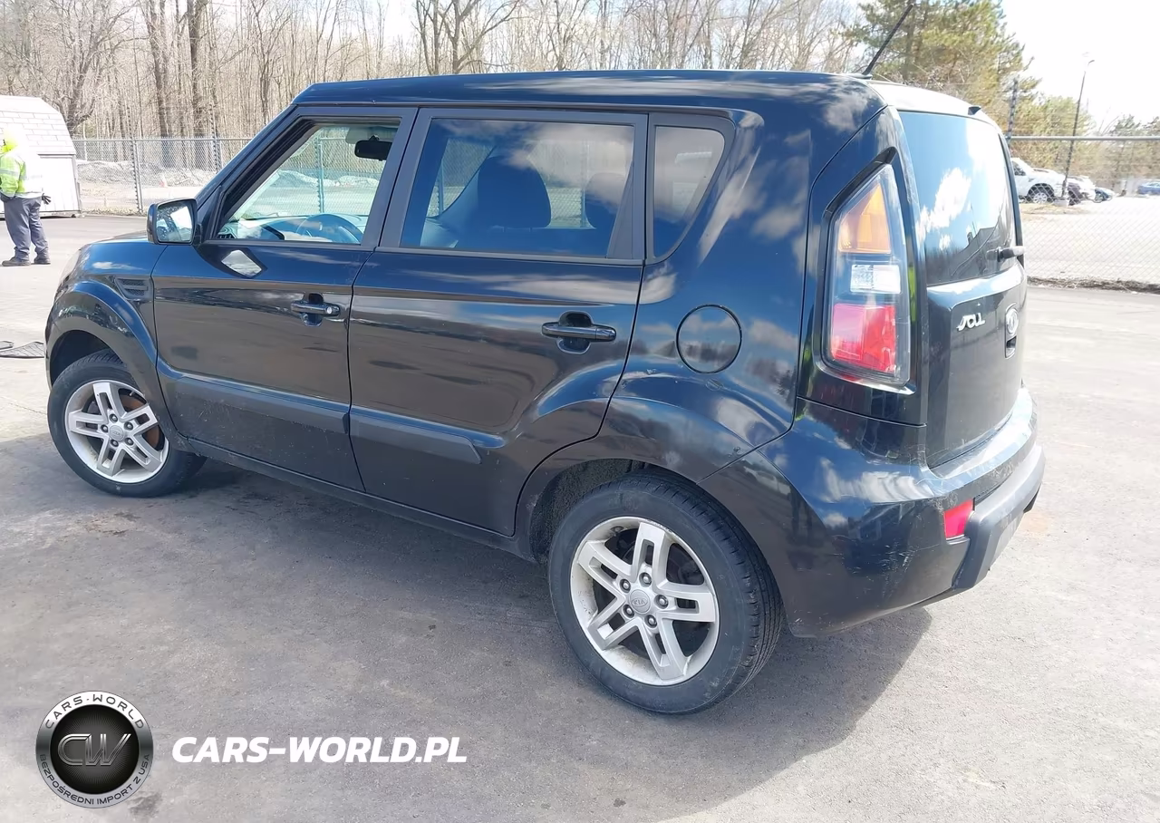 2011 Kia Soul + VIN:KNDJT2A20B7247875 - 3
