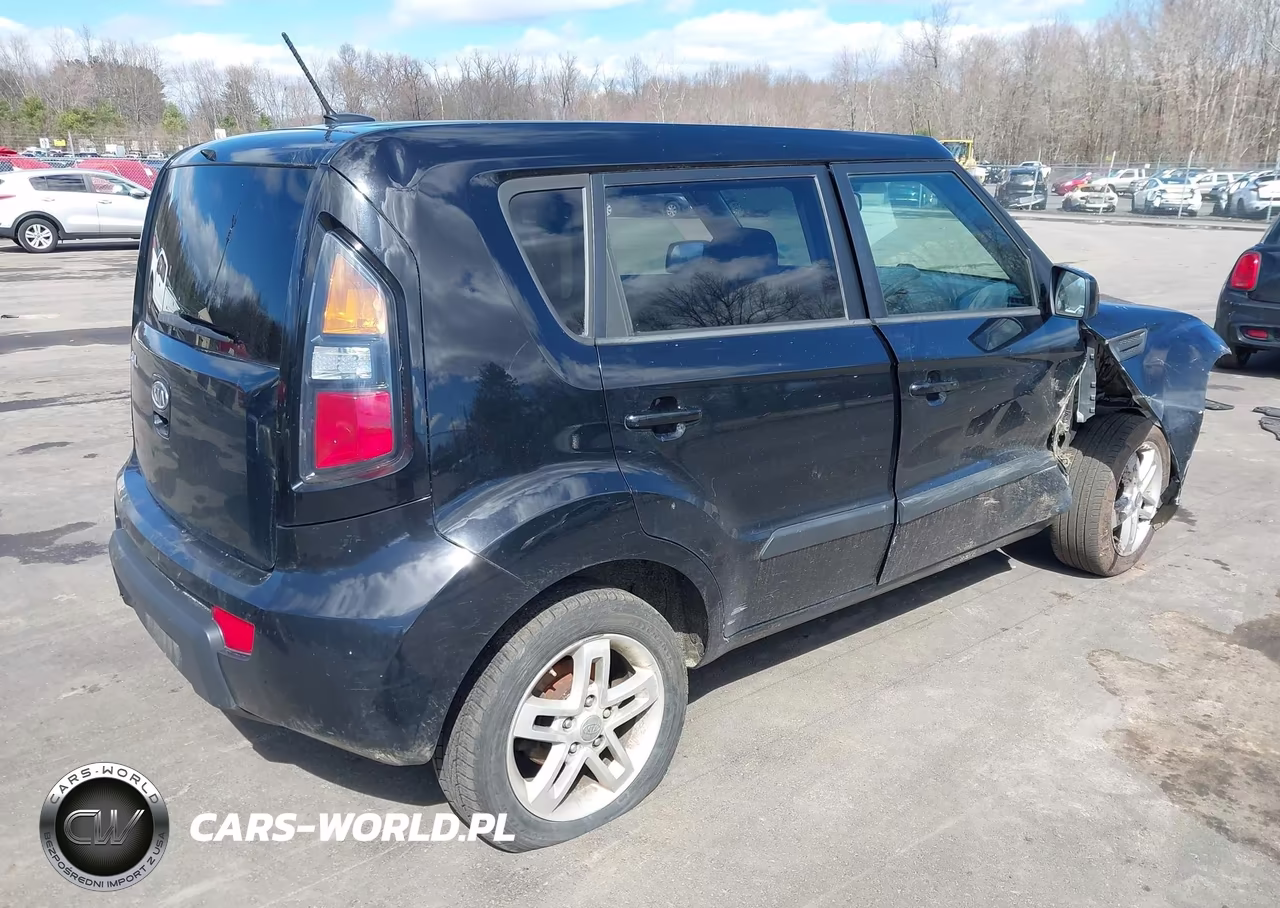 2011 Kia Soul + VIN:KNDJT2A20B7247875 - 4