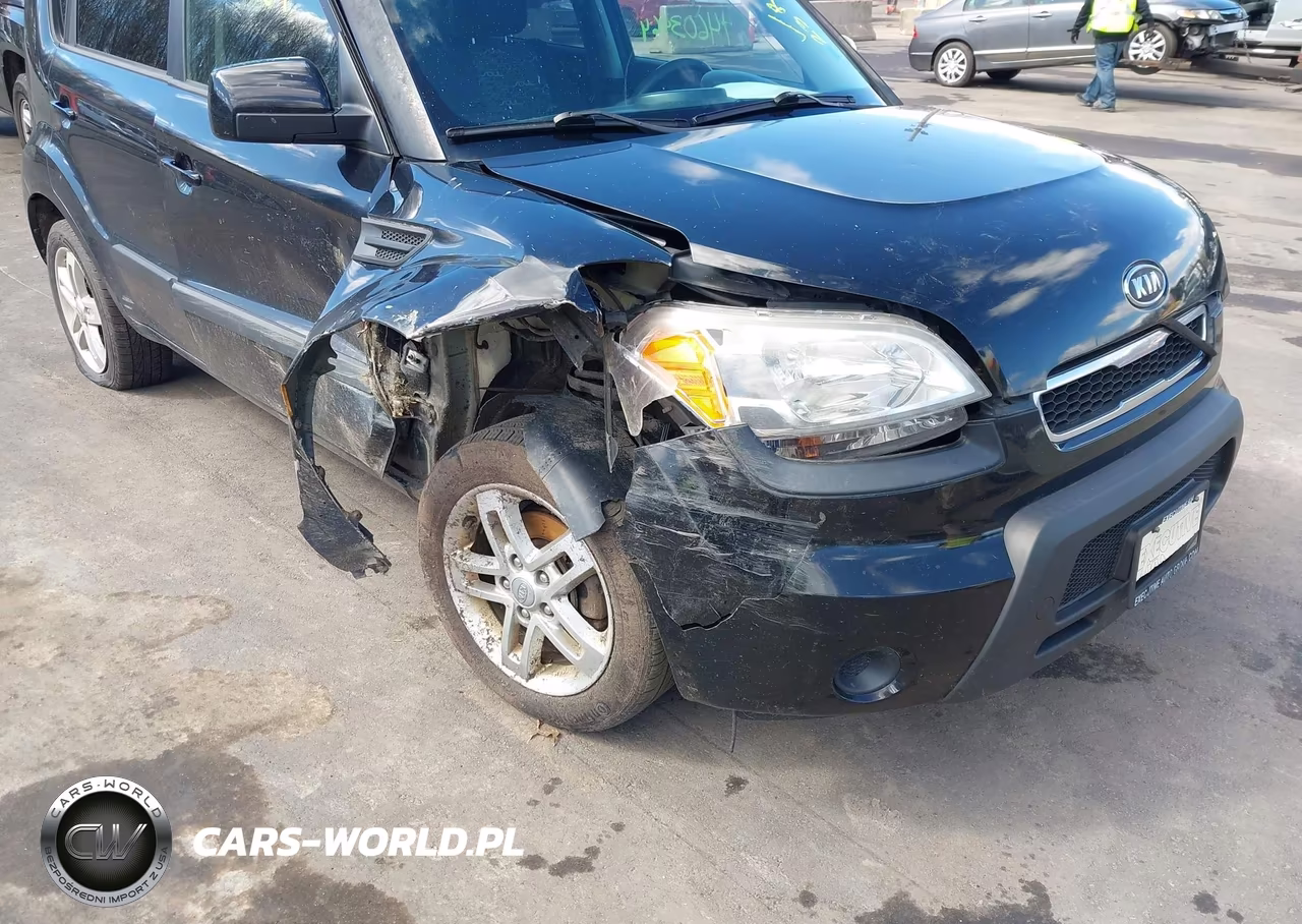 2011 Kia Soul + VIN:KNDJT2A20B7247875 - 6