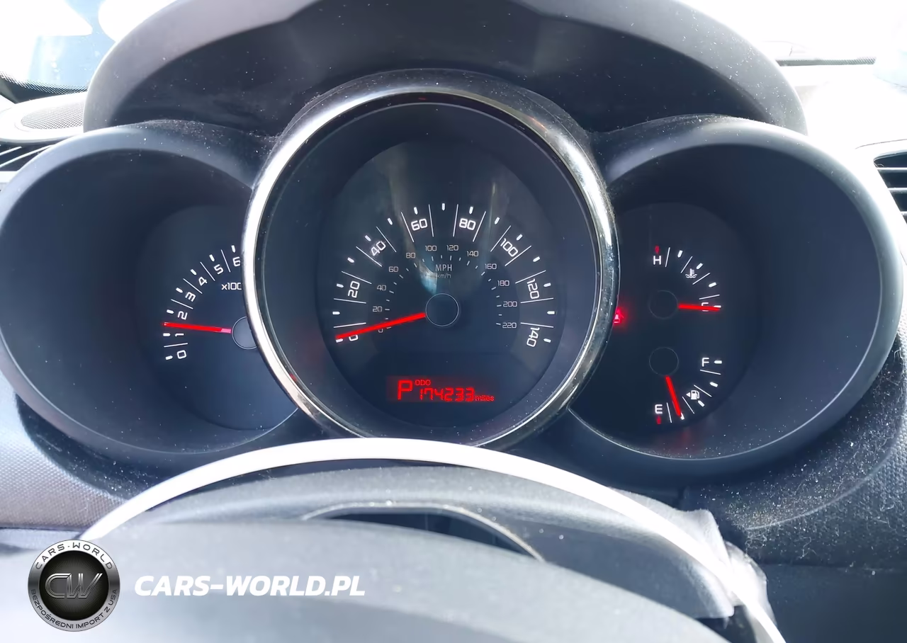 2011 Kia Soul + VIN:KNDJT2A20B7247875 - 7