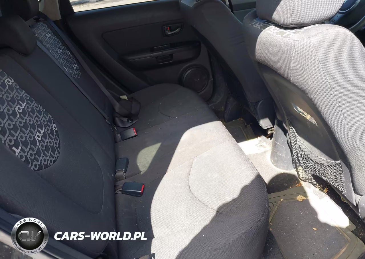 2011 Kia Soul + VIN:KNDJT2A20B7247875 - 8
