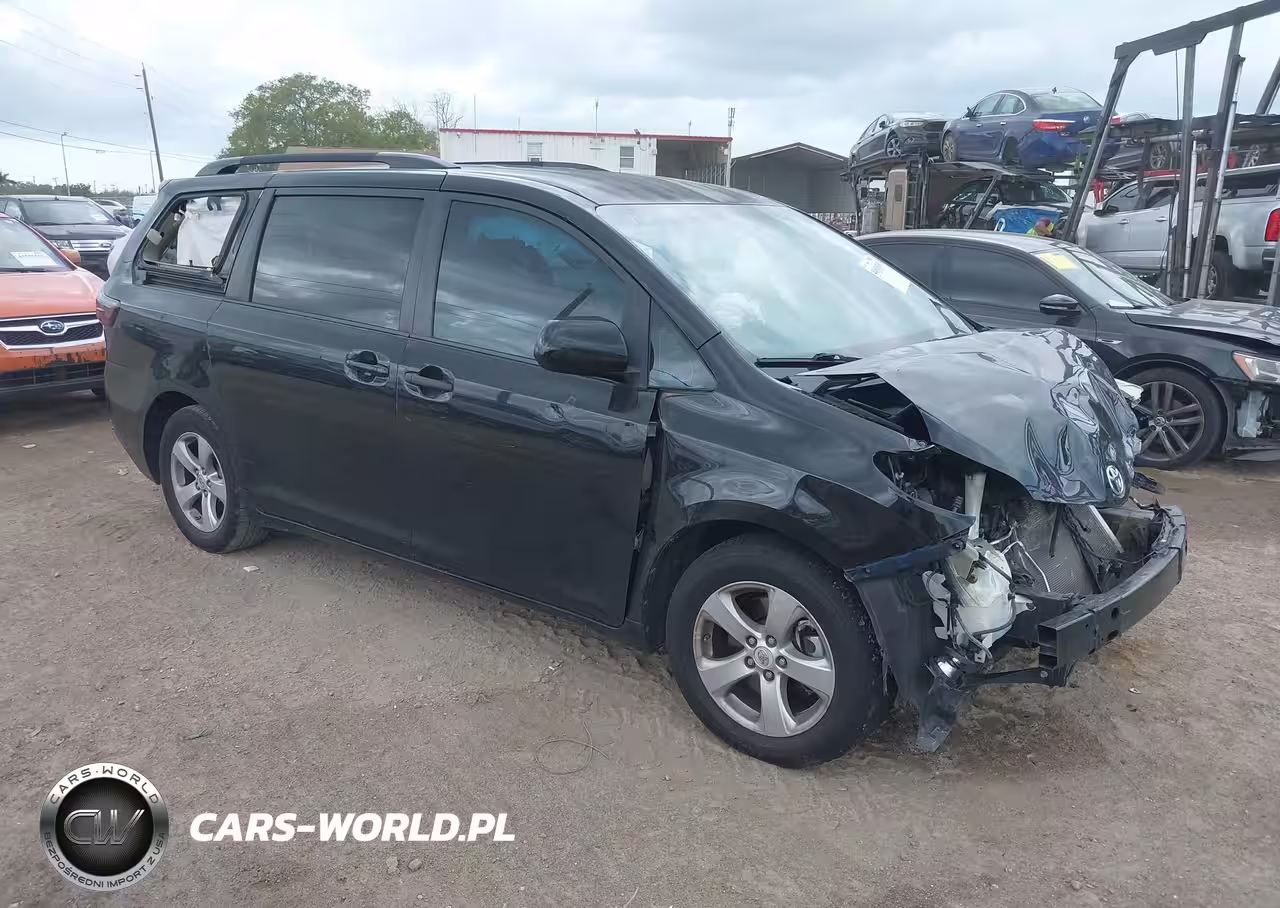 2016 Toyota Sienna Le 8 Passenger