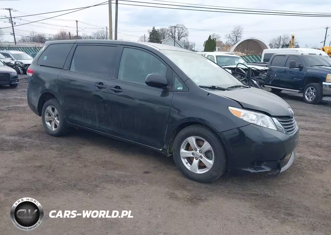 2014 Toyota Sienna L V6 7 Passenger