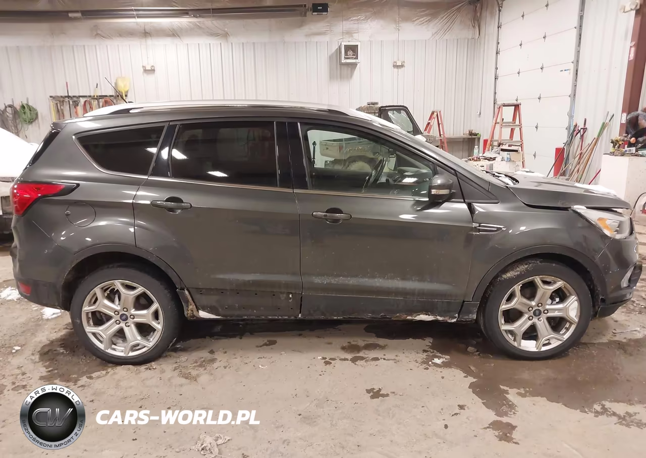 2019 Ford Escape Titanium VIN:1FMCU9J92KUA99446 - 13