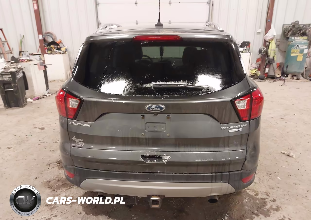 2019 Ford Escape Titanium VIN:1FMCU9J92KUA99446 - 16