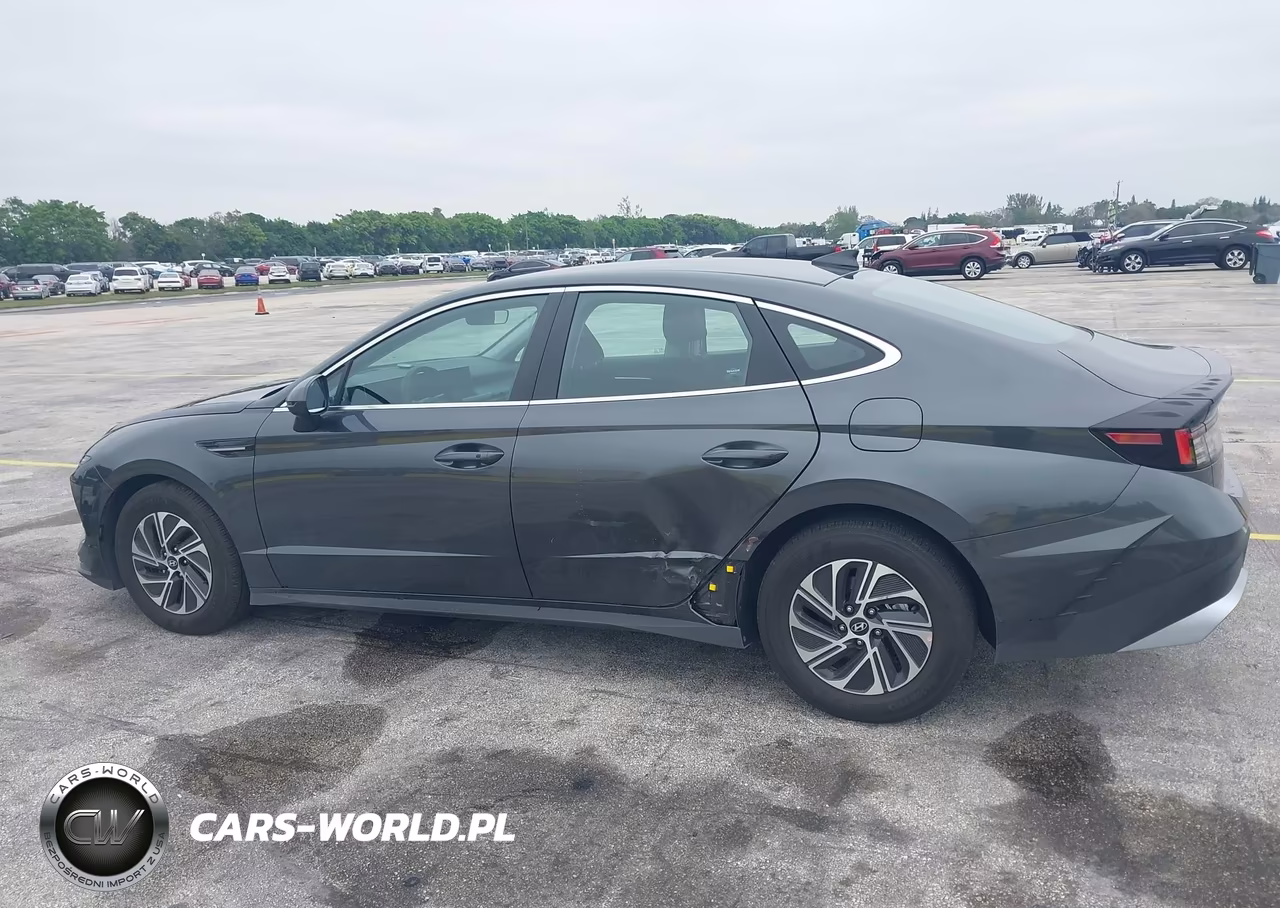 2026 Hyundai Sonata Hybrid Blue VIN:KMHL24JJXTA145661 - 14