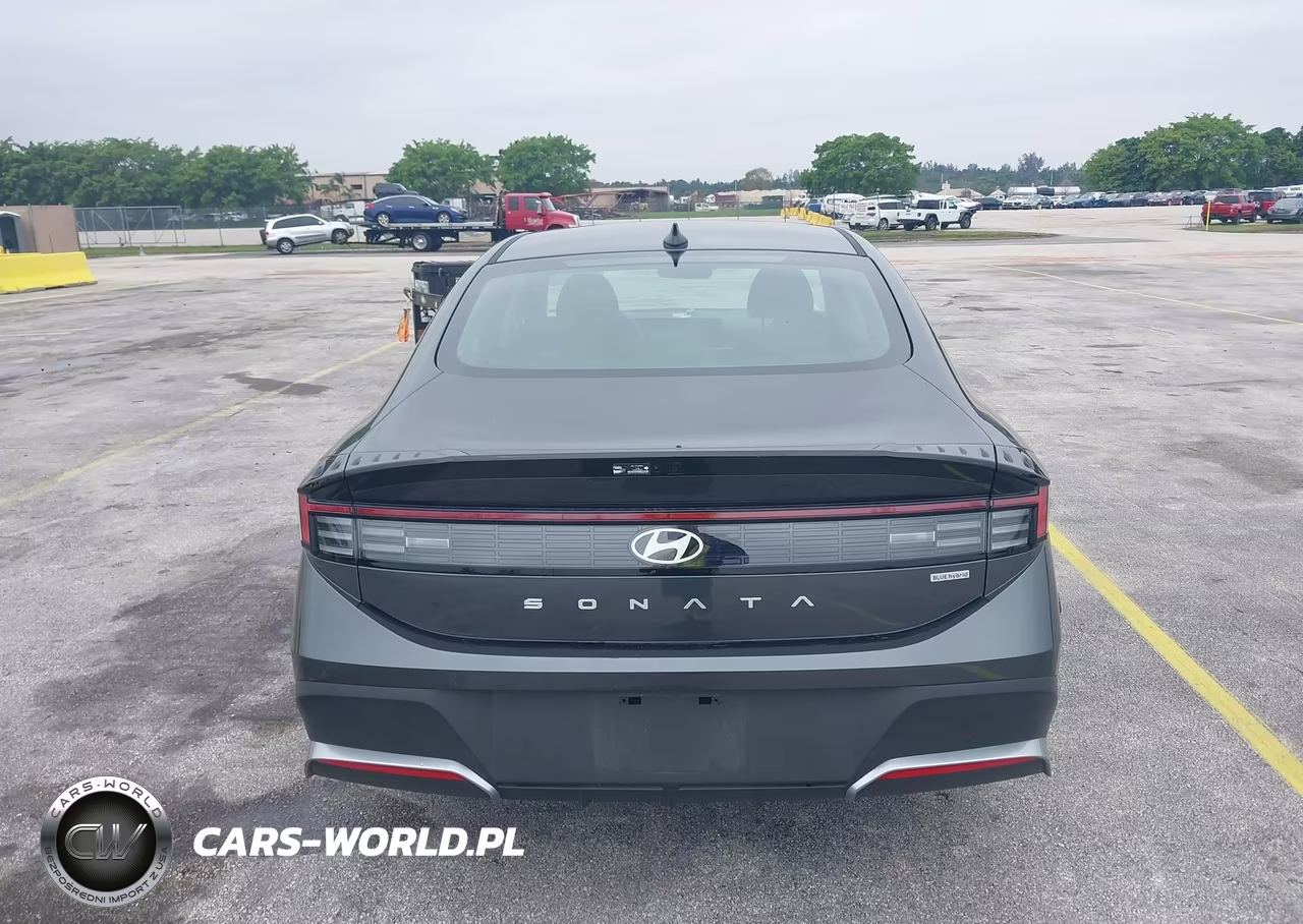 2026 Hyundai Sonata Hybrid Blue VIN:KMHL24JJXTA145661 - 16
