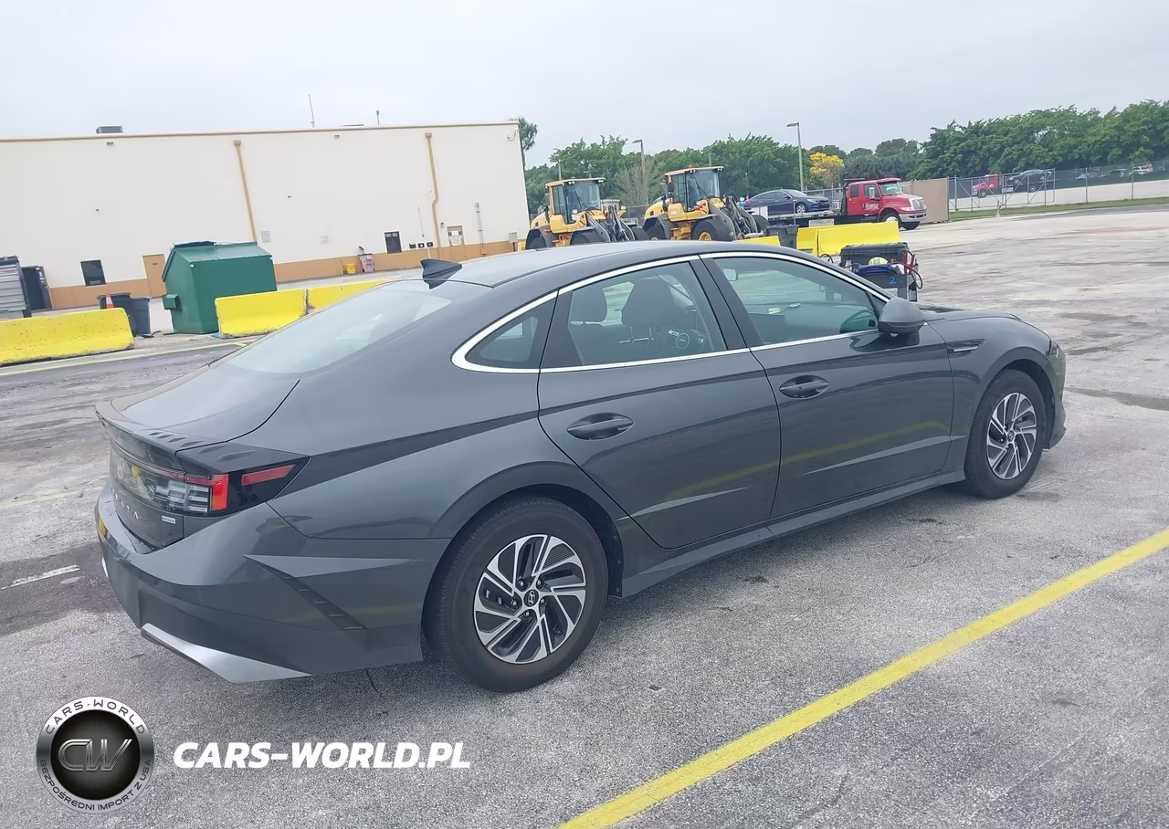 2026 Hyundai Sonata Hybrid Blue VIN:KMHL24JJXTA145661 - 4