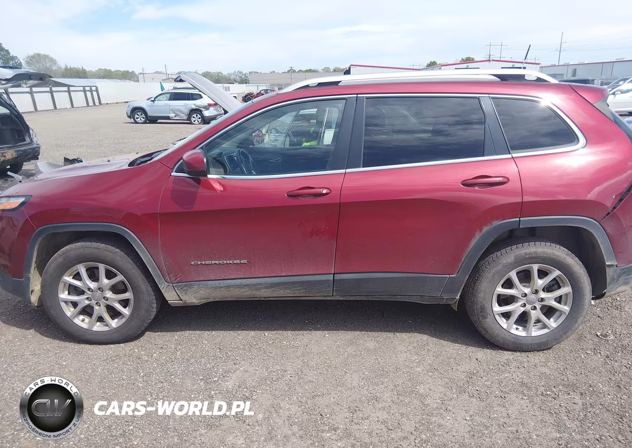 2017 Jeep Cherokee Latitude 4X4 VIN:1C4PJMCS8HW571566 - 14