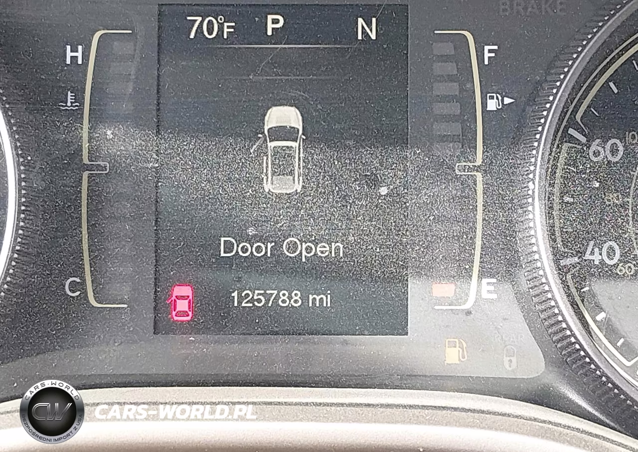 2017 Jeep Cherokee Latitude 4X4 VIN:1C4PJMCS8HW571566 - 15