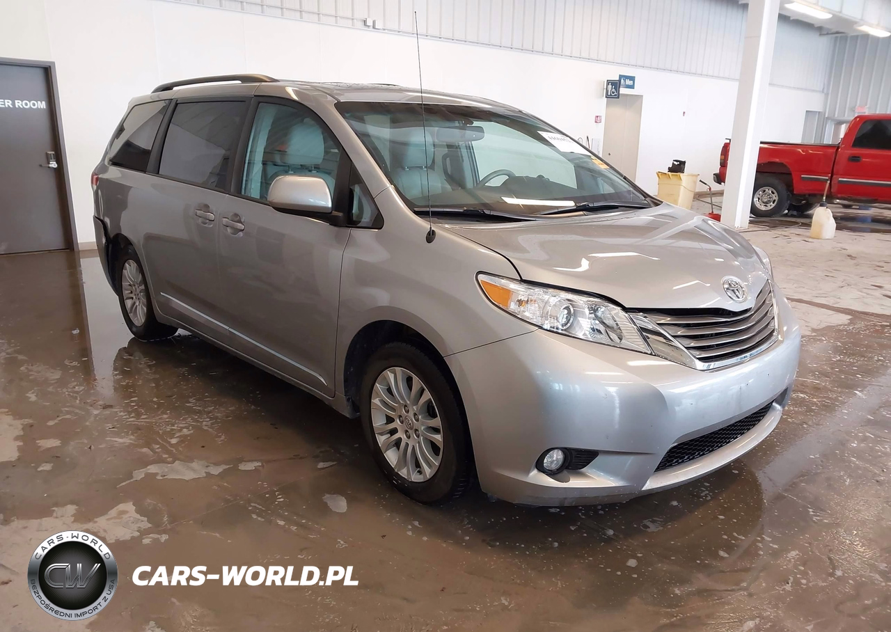 2012 Toyota Sienna Xle V6 8 Passenger