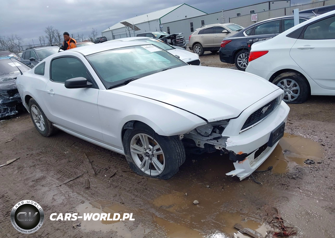 2014 Ford Mustang V6