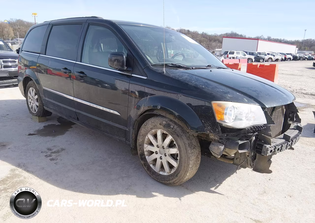2015 Chrysler Town & Country Touring – zdjęcie 1 z 17