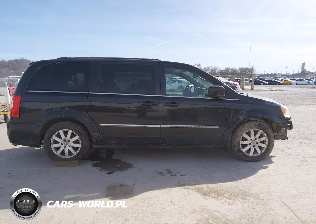 2015 Chrysler Town & Country Touring VIN:2C4RC1BGXFR618584 - 14