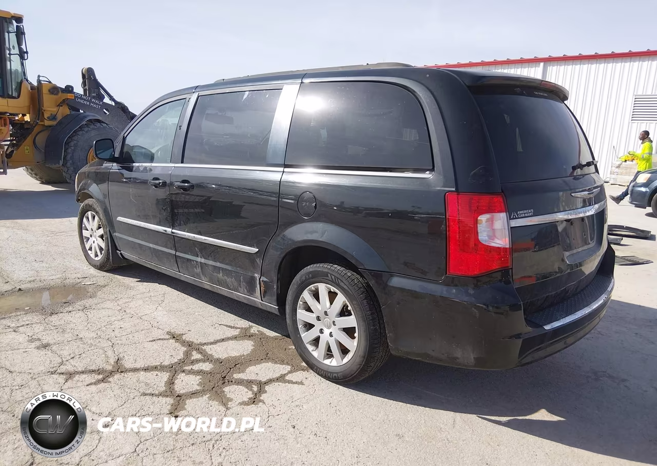 2015 Chrysler Town & Country Touring VIN:2C4RC1BGXFR618584 - 3