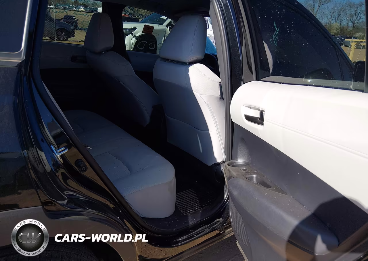 2023 Toyota Corolla Cross L VIN:7MUAAAAG0PV048081 - 8