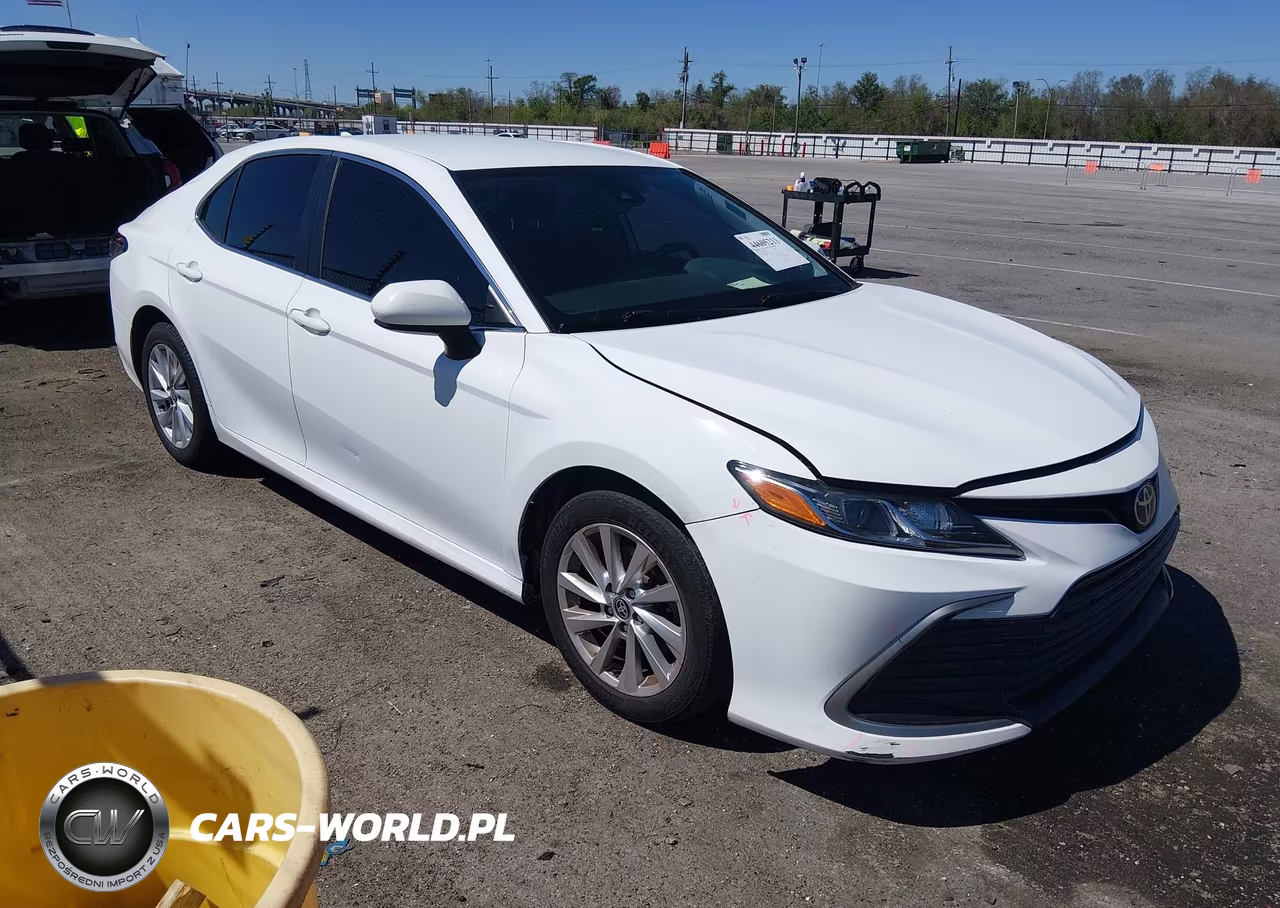 2021 Toyota Camry Le