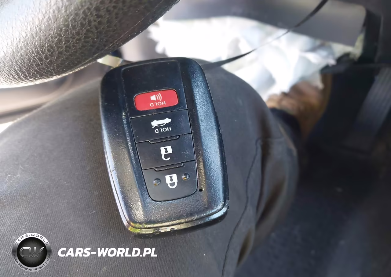 2021 Toyota Camry Le Hybrid VIN:4T1C31AK5MU567096 - 11