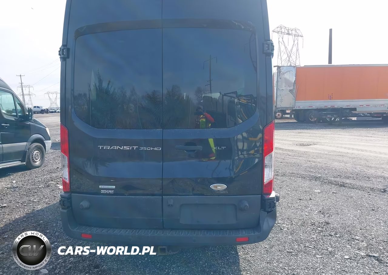 2015 Ford Transit-350 Xlt VIN:1FBVU4XG1FKA42926 - 17
