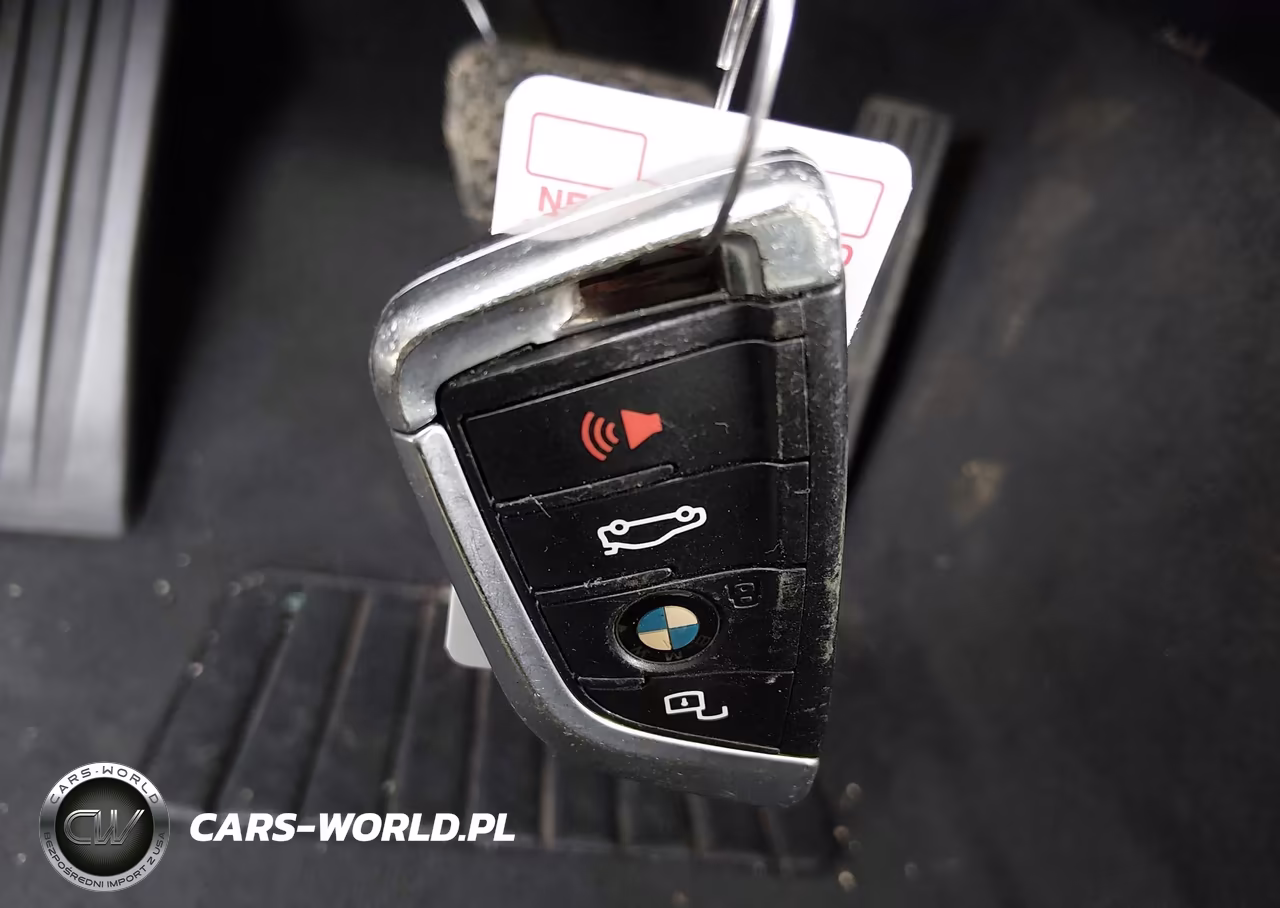 2019 BMW 330I xDrive VIN:WBA5R7C56KAJ81546 - 11