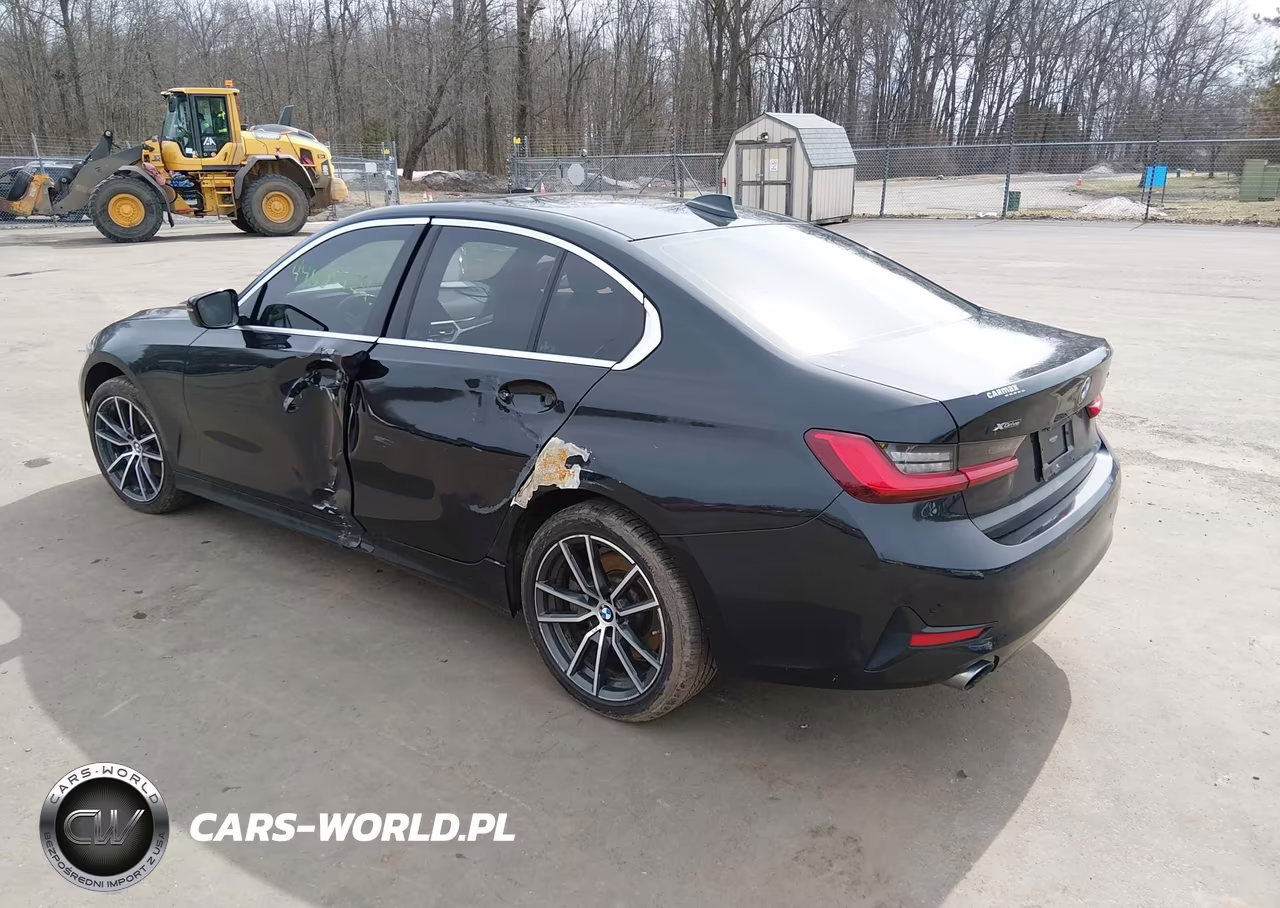 2019 BMW 330I xDrive VIN:WBA5R7C56KAJ81546 - 3