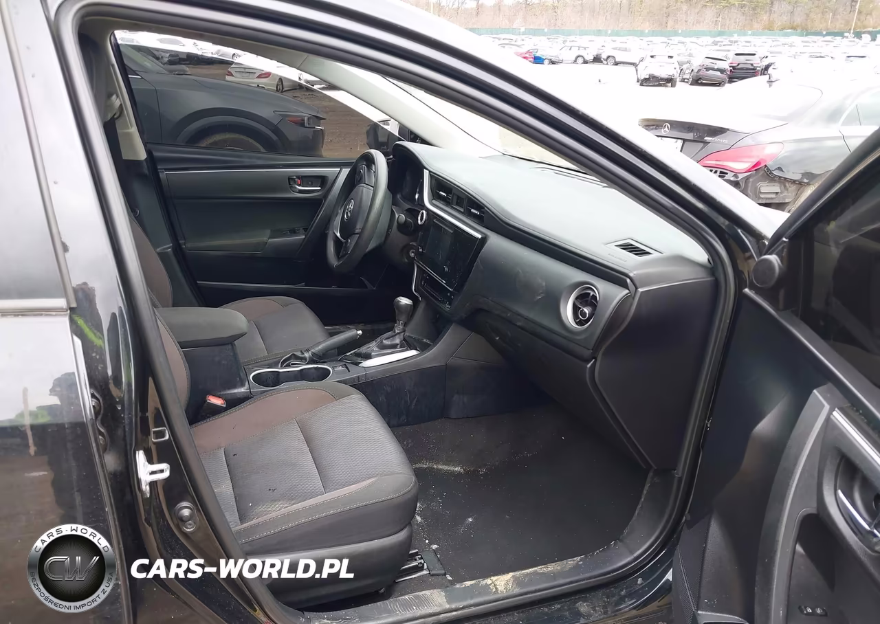 2018 Toyota Corolla Le VIN:2T1BURHE2JC996085 - 5
