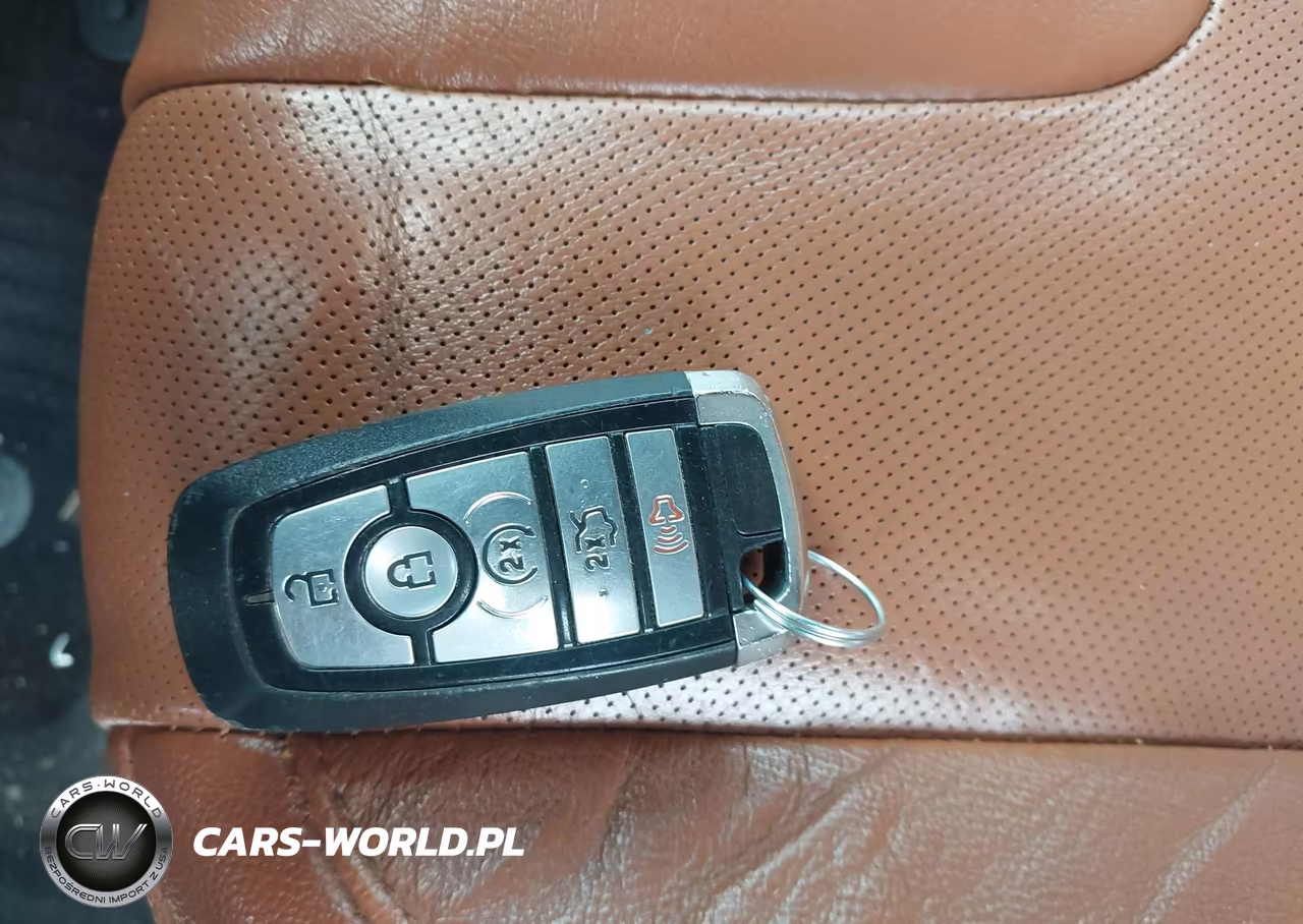 2020 Ford Fusion Titanium VIN:3FA6P0K95LR173945 - 11