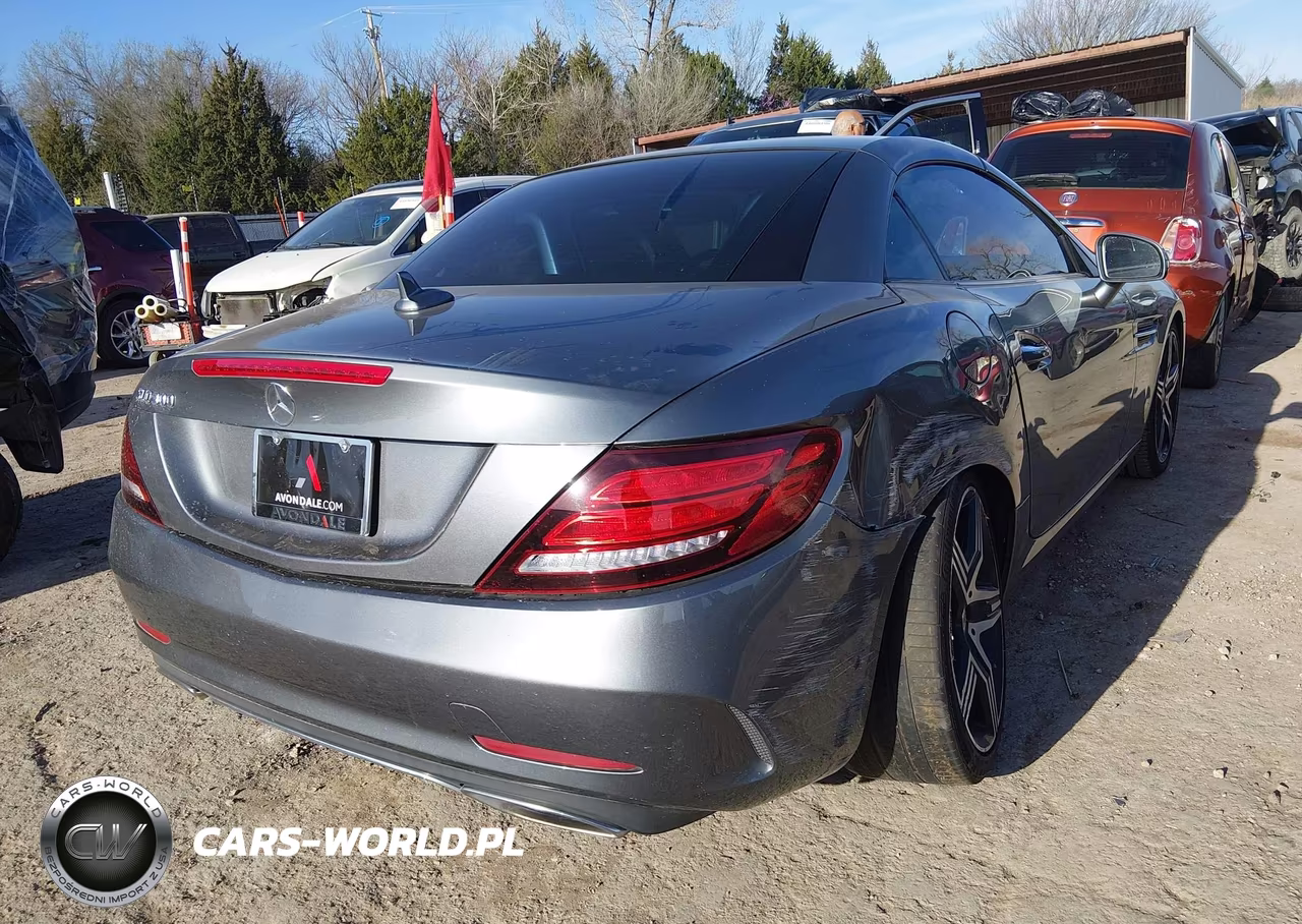 2020 Mercedes-Benz Slc 300 VIN:W1KPK3JA7LF172907 - 4