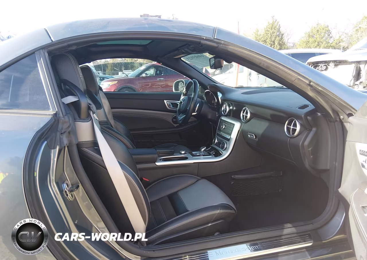 2020 Mercedes-Benz Slc 300 VIN:W1KPK3JA7LF172907 - 5