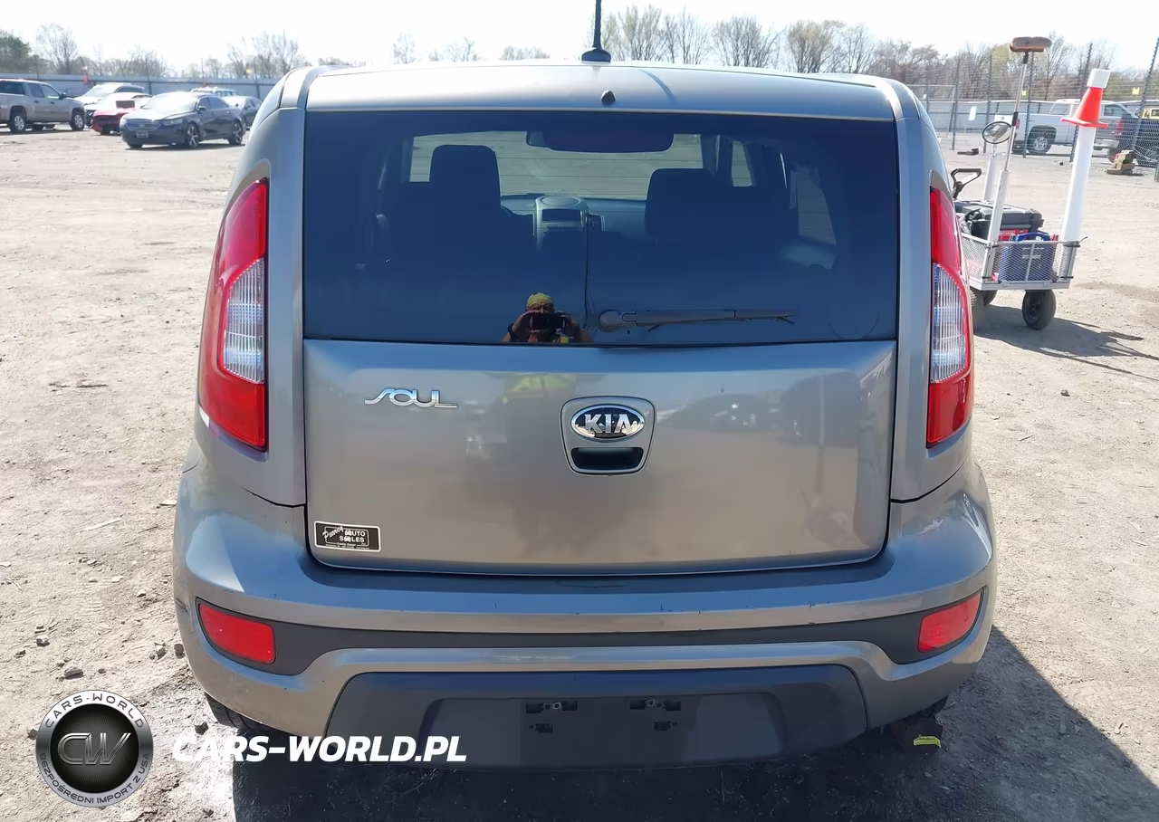 2013 Kia Soul VIN:KNDJT2A56D7508195 - 17